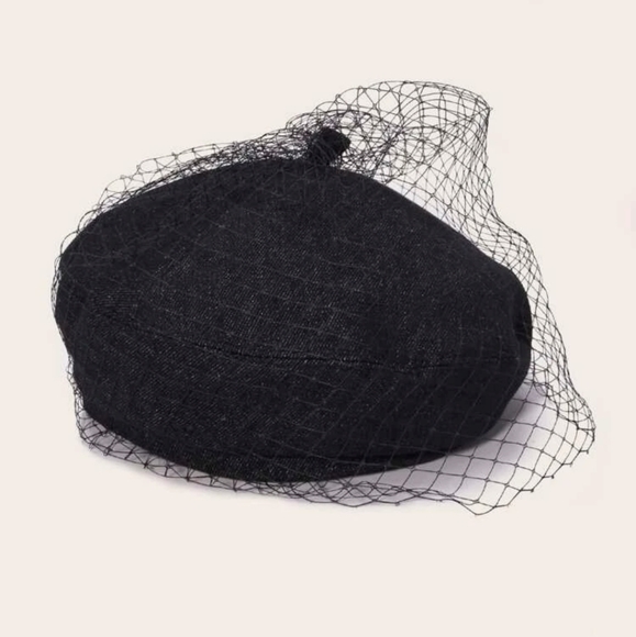 Copy- Black beret hat with veil French Paris Fashion veiled black beret BNWT - Picture 2 of 4